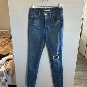 Women's Levi’s Blue Distressed Jeans
28x30